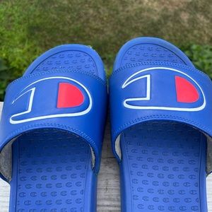 Mens size 8 champion slides, like new